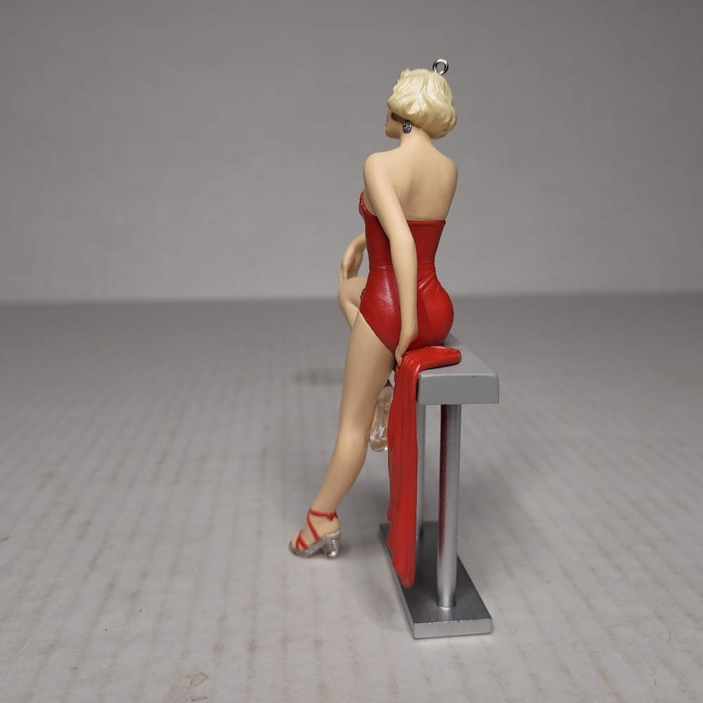 Hallmark Ornaments Marilyn Monroe 1999 - Picture 4 of 5